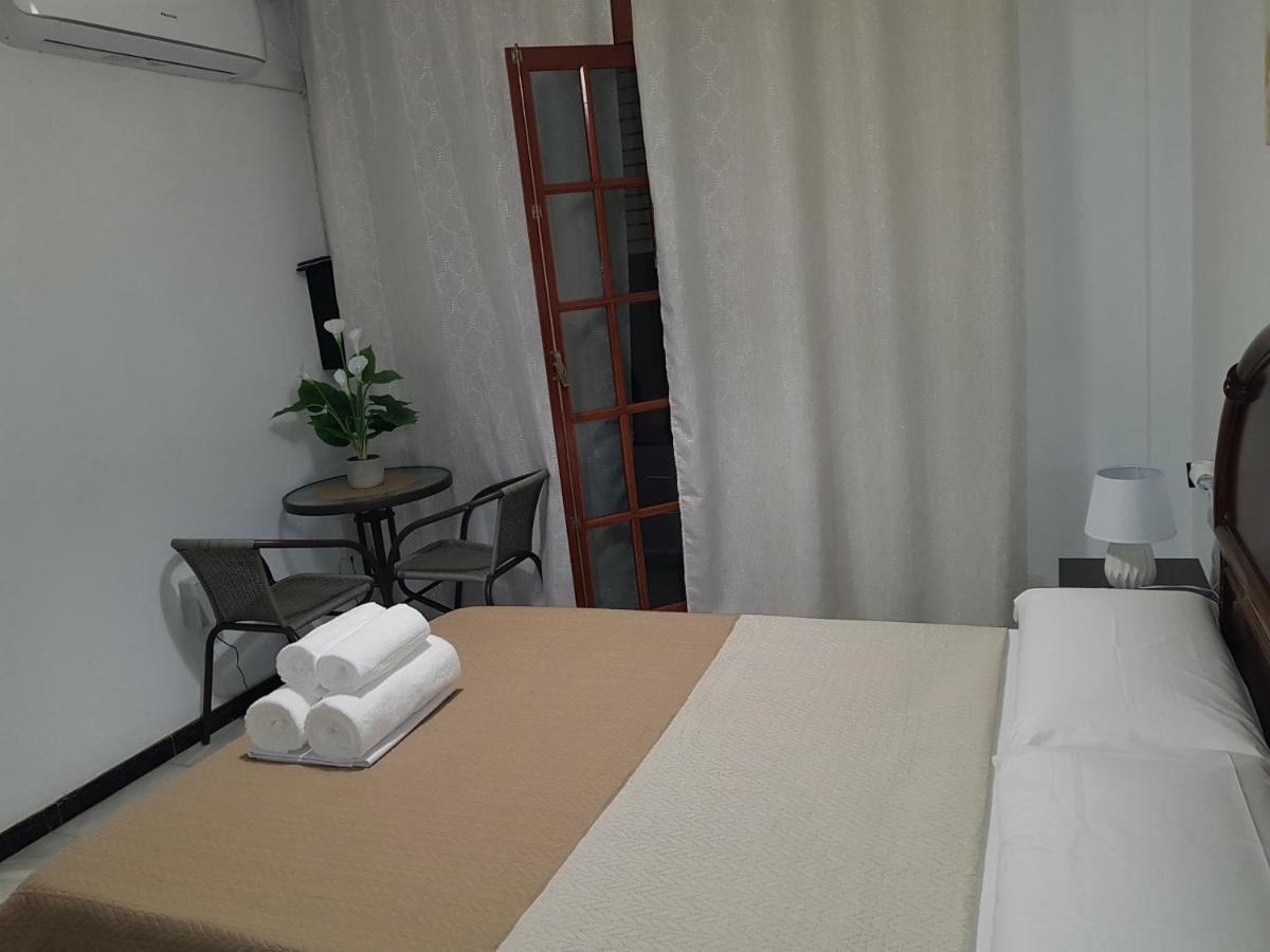 Pension Yna Holiday Malaga Luaran gambar